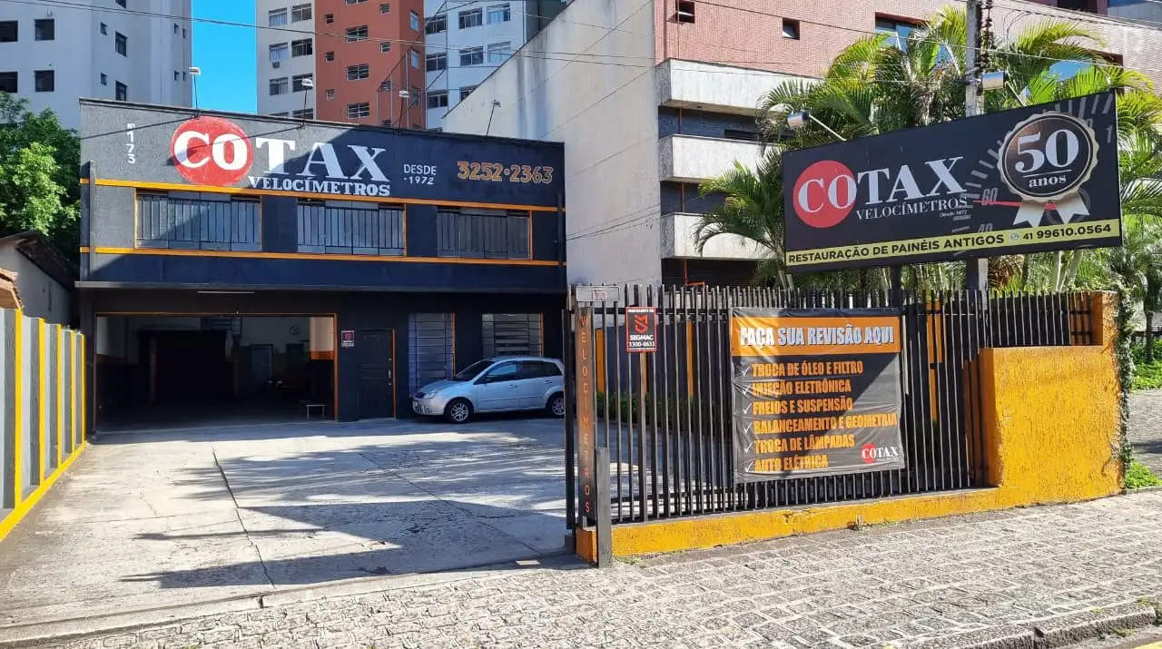 Equipe e oficina Cotax