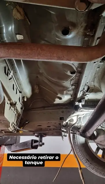 Remoção de tanque de combustível